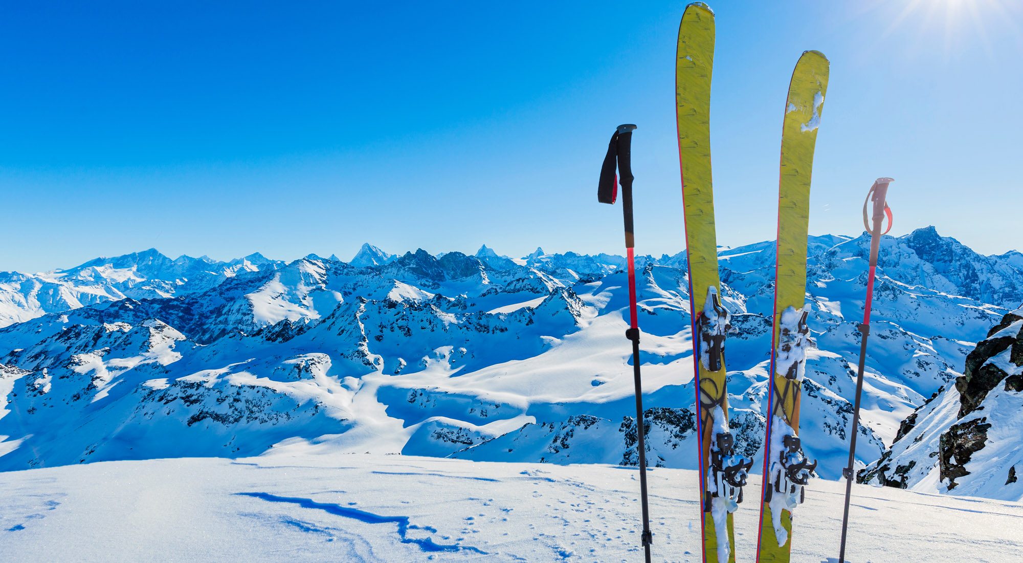 Ski und Sportgeräte